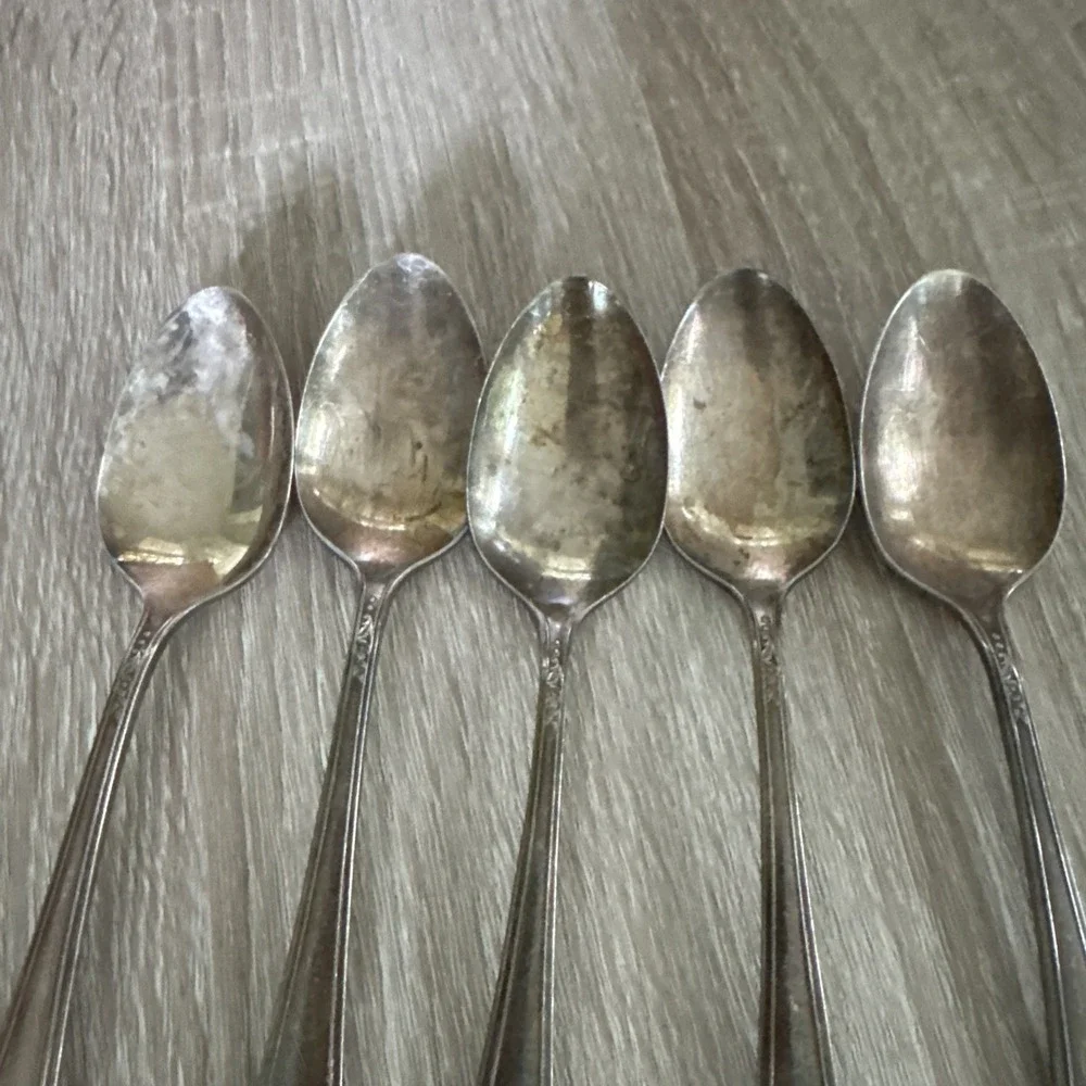 VTG 1946 Oneida Community Tudor Plate Queen Bess II Teaspoons 5 Set Silverplate